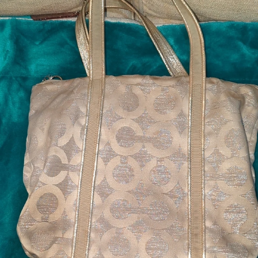 2009 Coach Poppy Cream and Gold Tote Bag